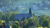 Pfarrkirche St. Johann im Sommer