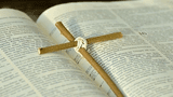 Kreuz_und_Bibel_Pixabay.jpg