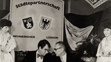 Im November 1986 wird im Lübbener Schloss die zweite innerdeutsche Städtepartnerschaft unterzeichnet.