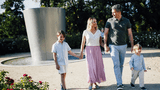 Familie am Solestrand