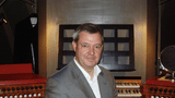 Scherer an der Orgel