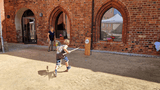 Reiterspiele im Klosterhof