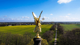 Hakenberger Siegessäule mit Sicht auf Hakenberg